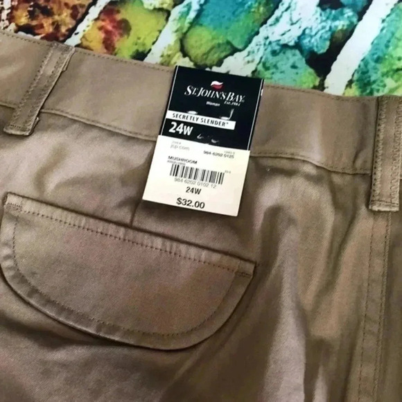 St.Johns Bay plus‎ size dark khaki shorts size 24W - Picture 3 of 9